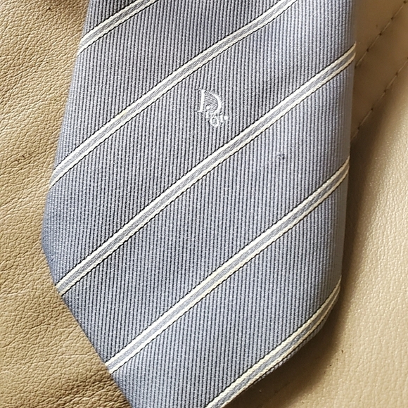 Chistian Dior men's gray stripes tie - Picture 3 of 9